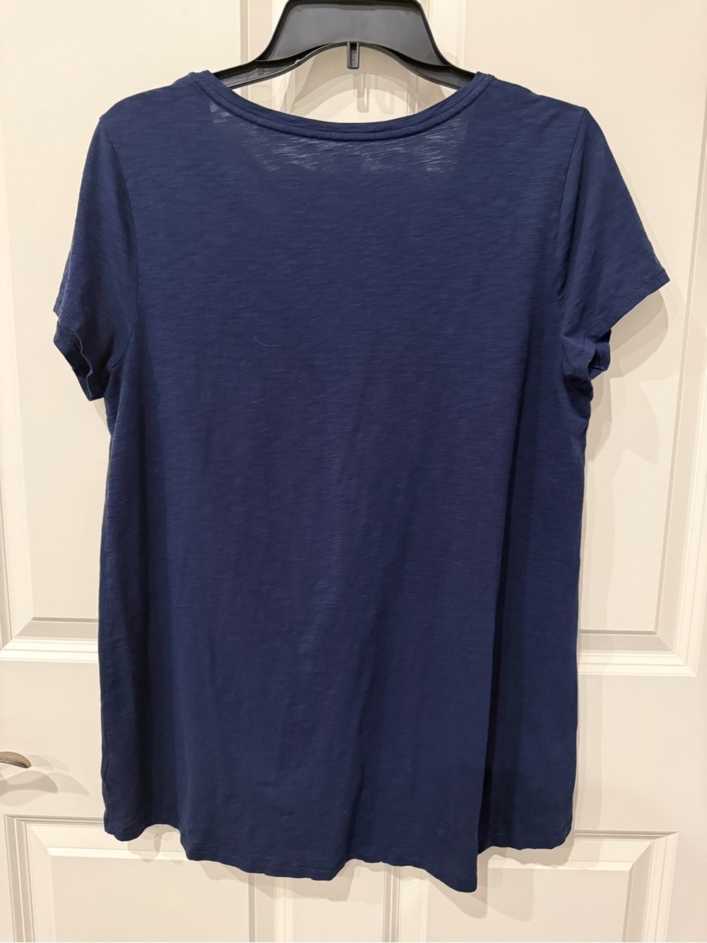 Lilly Pulitzer Navy V-Neck Short Sleeve Tee, medium, like new. - Picture 4 of 5
